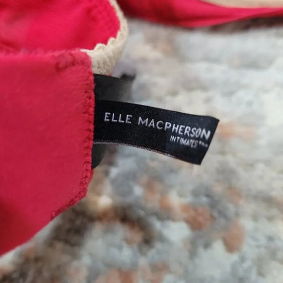 Elle Macpherson Intimates Red Lace Bra with Moulded Cups - Size 34D - Picture 4 of 6